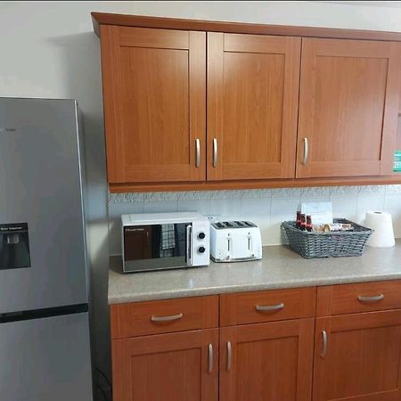 2 Bedroom Apartment Exhall Luaran gambar