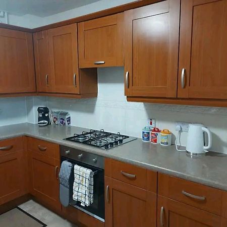 2 Bedroom Apartment Exhall Luaran gambar