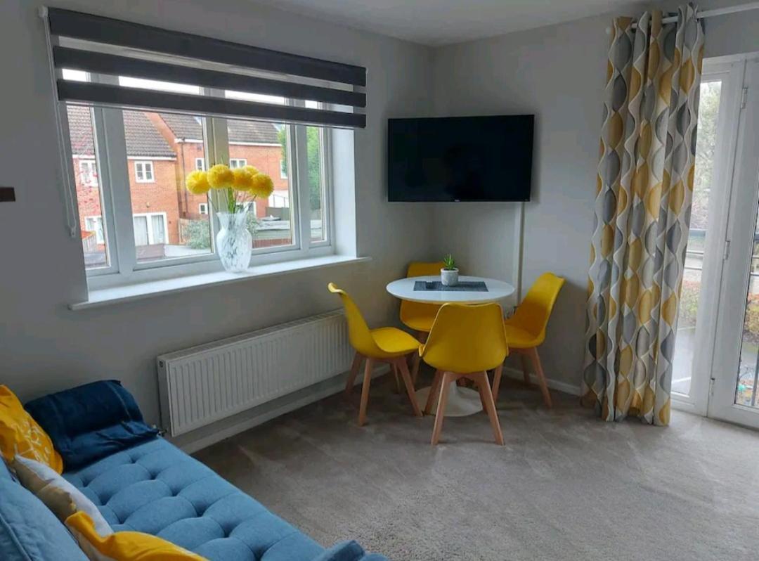 2 Bedroom Apartment Exhall Luaran gambar