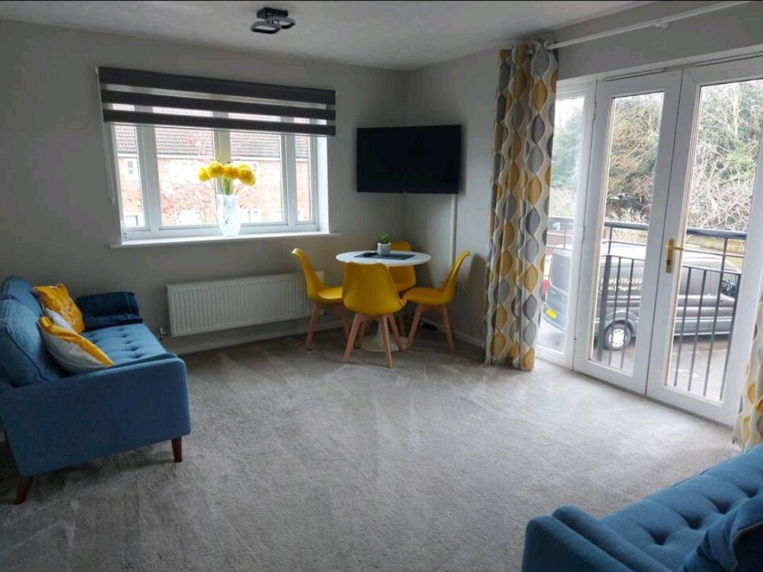 2 Bedroom Apartment Exhall Luaran gambar